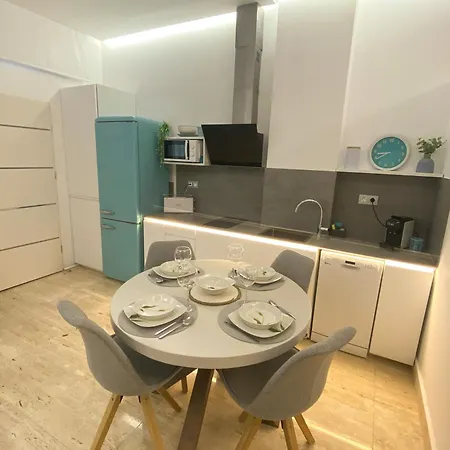 Апартаменты Centrico Cerca De Torres De Serrano Y Viveros *